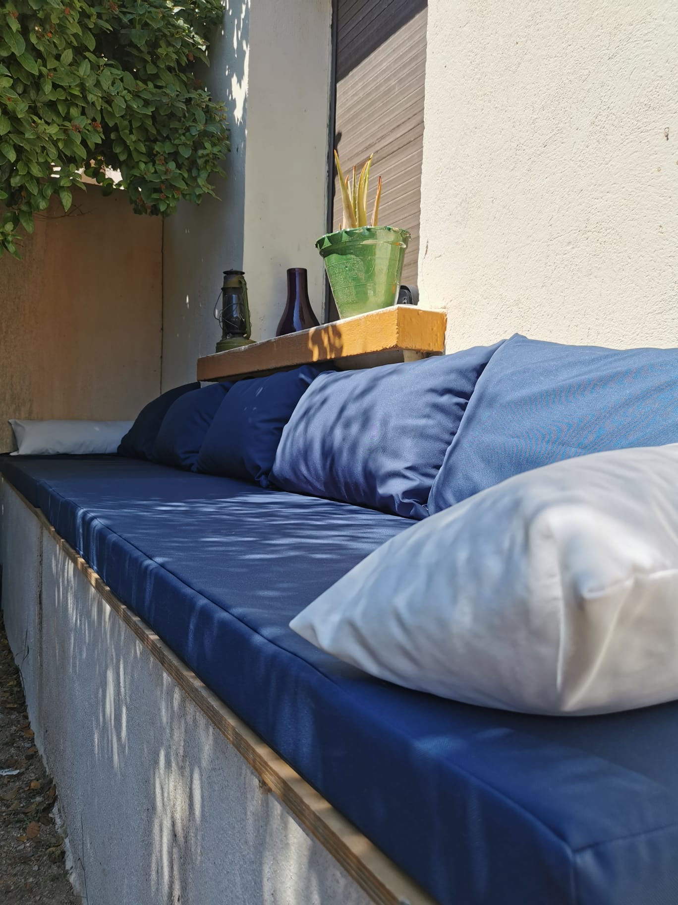 banquette exterieur sur-mesure bleu