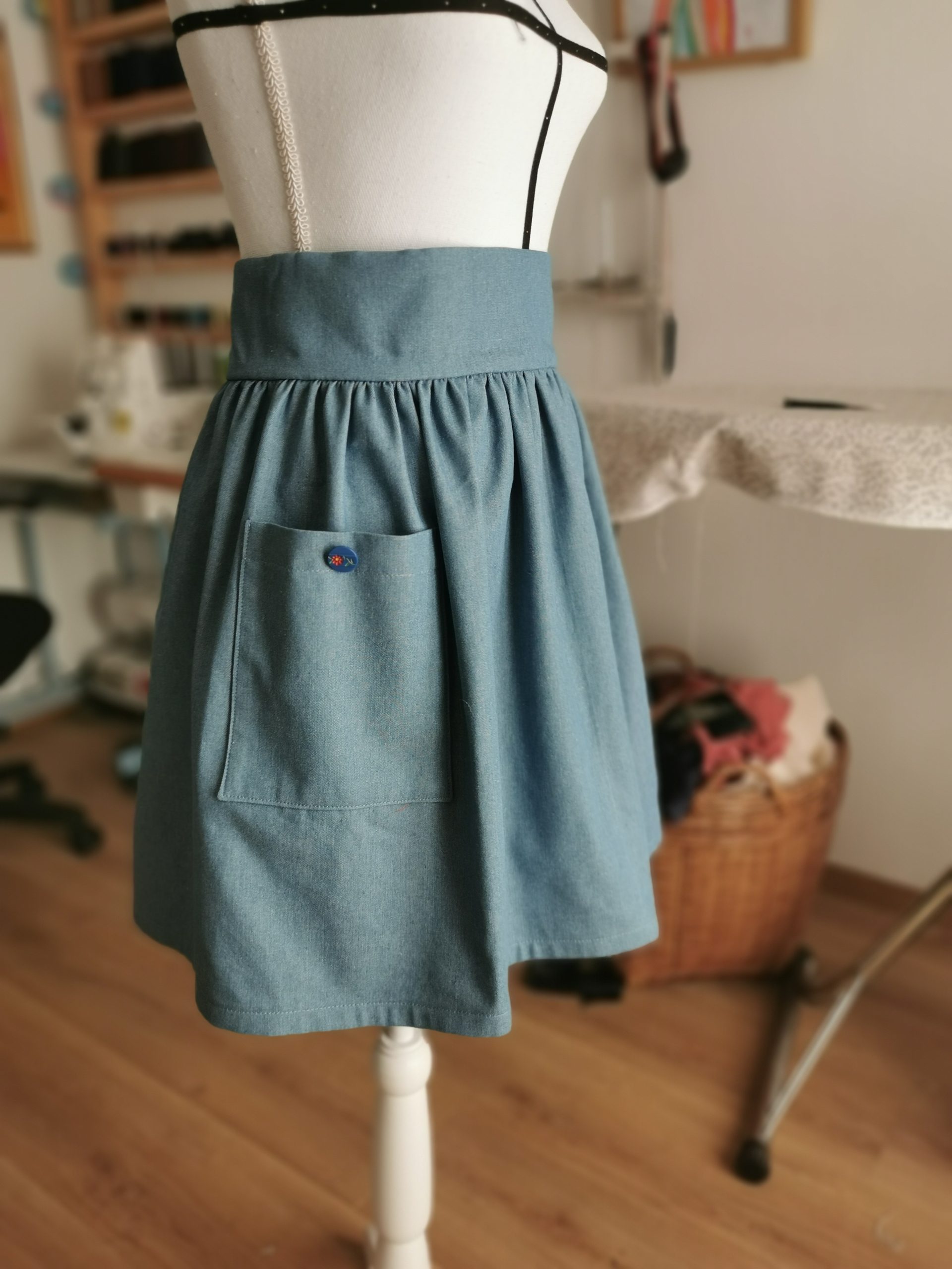 Jupe à poches bleue